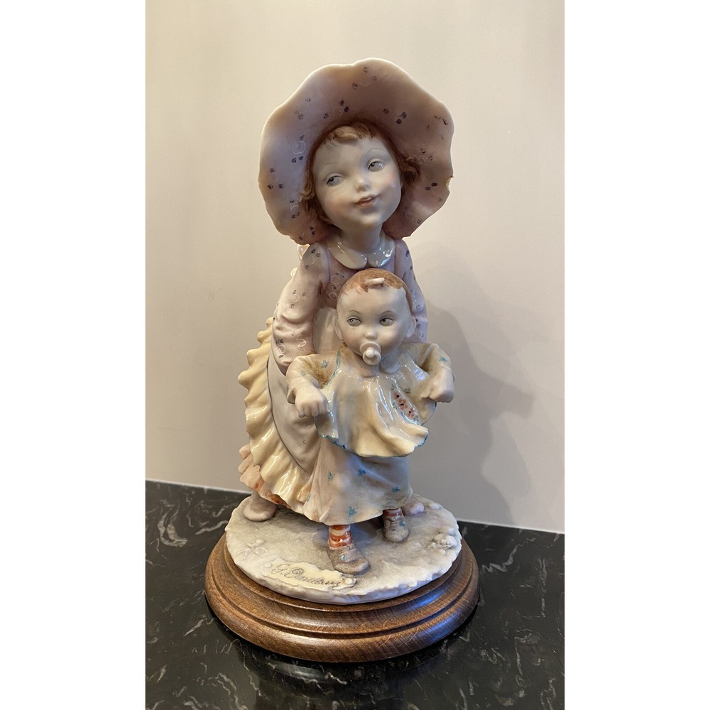 Vintage 1982 Giuseppe Armani Florence 9" Figurine First Steps Little Sister